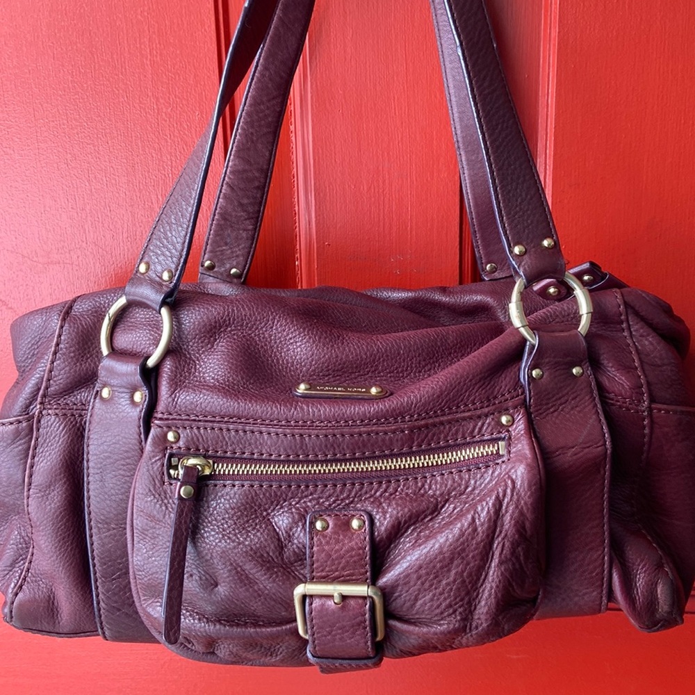 EUC Michael/Michael Kors burgundy leather bag.